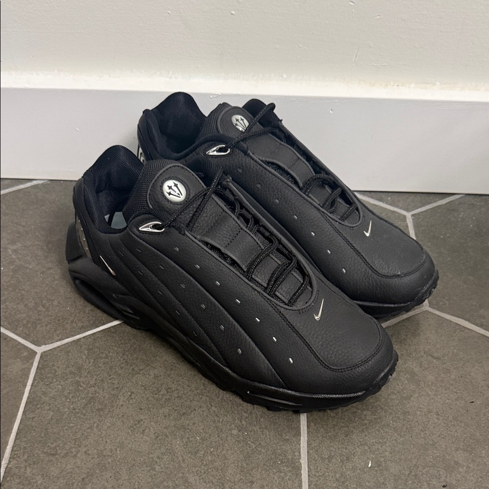 Nike Black Sneakers
